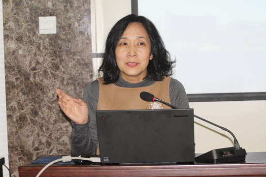 河南省建筑業(yè)協(xié)會(huì)副會(huì)長李娟講話