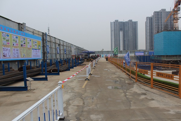 03 施工現(xiàn)場全硬化.JPG 03 施工現(xiàn)場全硬化.JPG