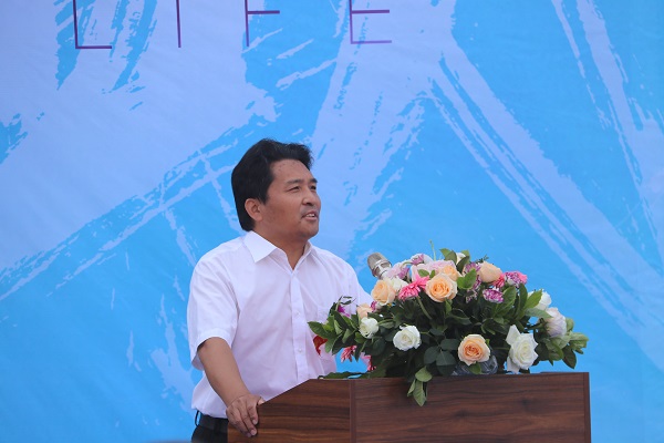 附圖2集團(tuán)公司副董事長、置業(yè)公司董事長兼總經(jīng)理王慶偉致辭.jpg 附圖2集團(tuán)公司副董事長、置業(yè)公司董事長兼總經(jīng)理王慶偉致辭.jpg