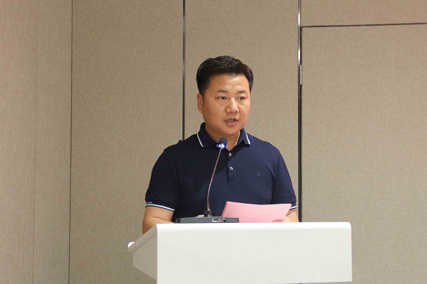 靜美公司總經(jīng)理謝國(guó)杰發(fā)表講話.jpg 靜美公司總經(jīng)理謝國(guó)杰發(fā)表講話.jpg