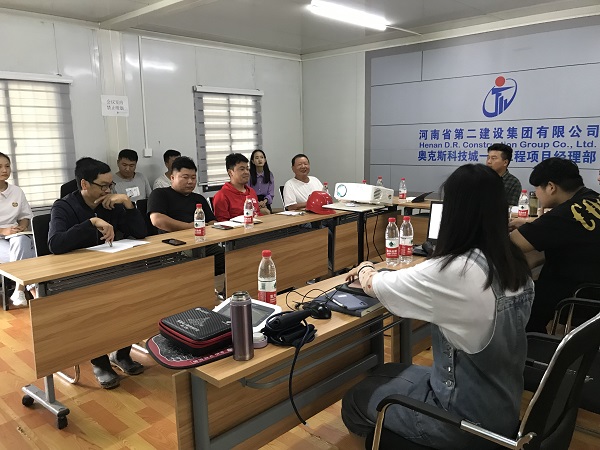 第二十項目管理部鄭州奧克斯科技城產(chǎn)業(yè)園一期項目活動開展現(xiàn)場.jpg 第二十項目管理部鄭州奧克斯科技城產(chǎn)業(yè)園一期項目活動開展現(xiàn)場.jpg