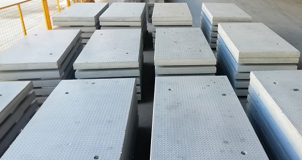 4、裝配式預制路面板構件成品（輕型）.jpg